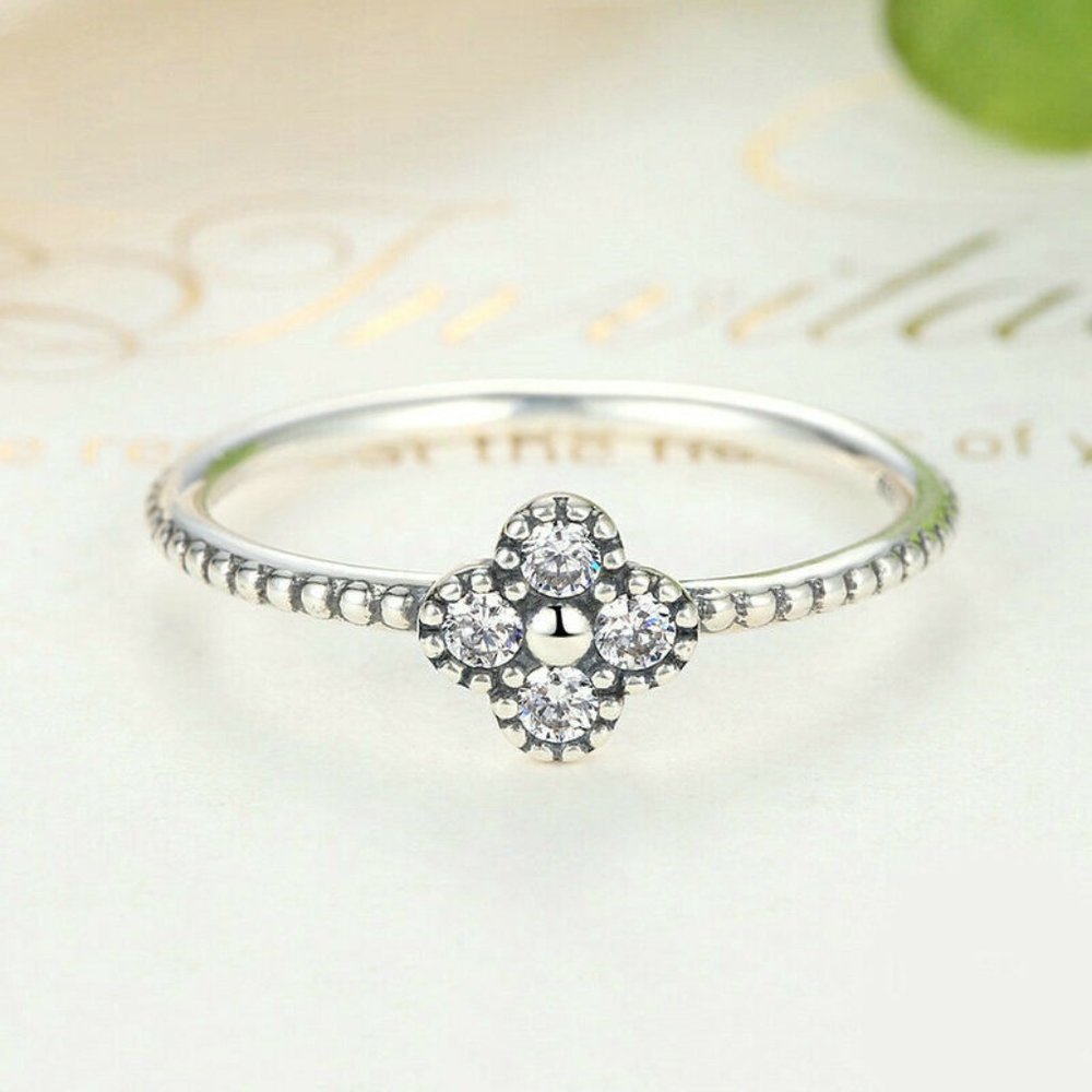 New 925 Silver Floower Shape White Sapphire Ring - Picture 2 of 3